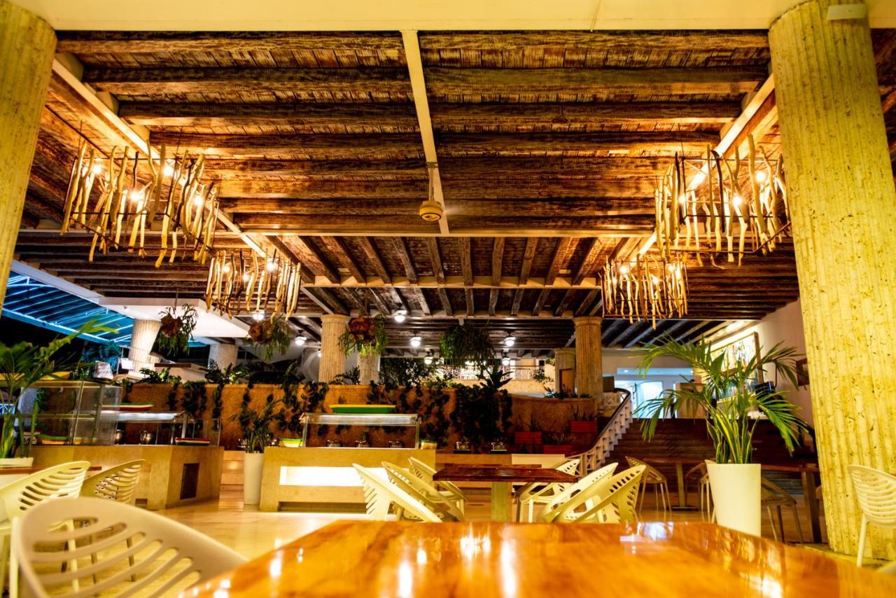 Hotel Las Americas Casa De Playa Cartagena Exterior photo The lobby of the hotel